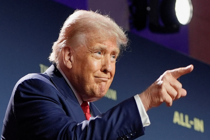 Donald Trump Tandatangani Kesepakatan Beroperasinya TikTok di AS