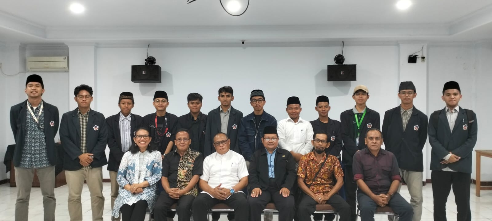 14 Mahasiswa dan Dosen AhmadiyahKunjungi GPIB Zebaoth Bogor, Ini yang Dibahas