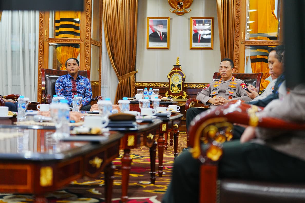 Audiensi Dengan Menhut, Kapolri Siap Bersinergi Hadapi Karhutla 1 Audiensi Dengan Menhut, Kapolri Siap Bersinergi Hadapi Karhutla