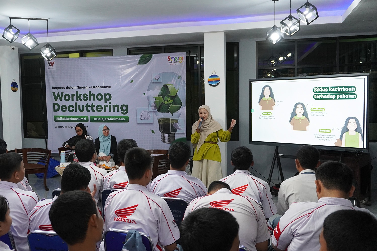 PT AHM dan PT WMS Ajak Siswa SMK 34 Jakarta Bijak dalam Berkonsumsi