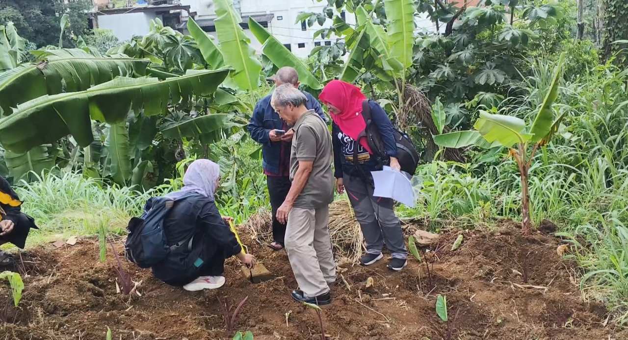 Peneliti BRIN Temukan Artefak Dikawasan Bunker Mandiri dan Sumur Tujuh Lawanggintung, Bogor 1 Peneliti BRIN Temukan Artefak Dikawasan Bunker Mandiri dan Sumur Tujuh Lawanggintung, Bogor