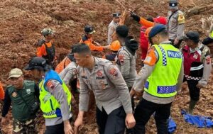 Dua Korban Longsor Cilacap Ditemukan, Lima Masih Dicari