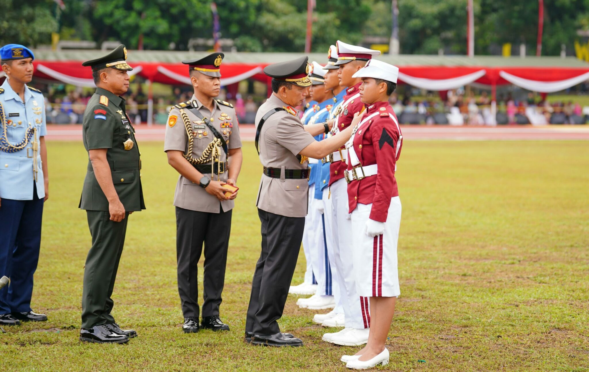 Pimpin Wisuda 1.621 Taruna TNI-Polri, Kapolri Tekankan Sinergitas TNI-Polri untuk Wujudkan Indonesia Emas 2045