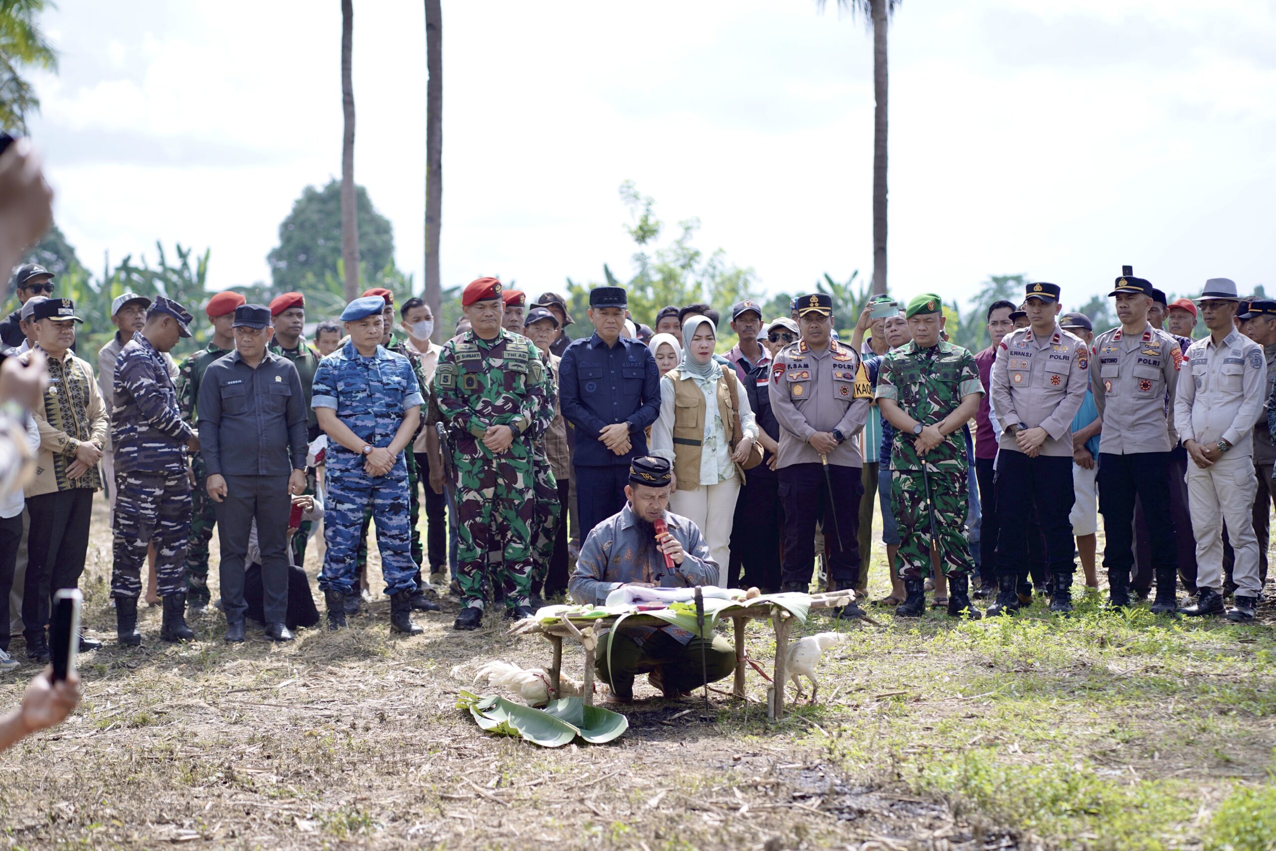 Grup 5 Kopassus Gelar Adat Mooli, Baksos, dan Pemeriksaan Kesehatan di Konawe Selatan 1 Grup 5 Kopassus Gelar Adat Mooli, Baksos, dan Pemeriksaan Kesehatan di Konawe Selatan