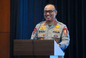 Wakapolri Komjen Dedi Prasetyo Raih Penghargaan Kepemimpinan Publik dari Fakultas Hukum Universitas Brawijaya