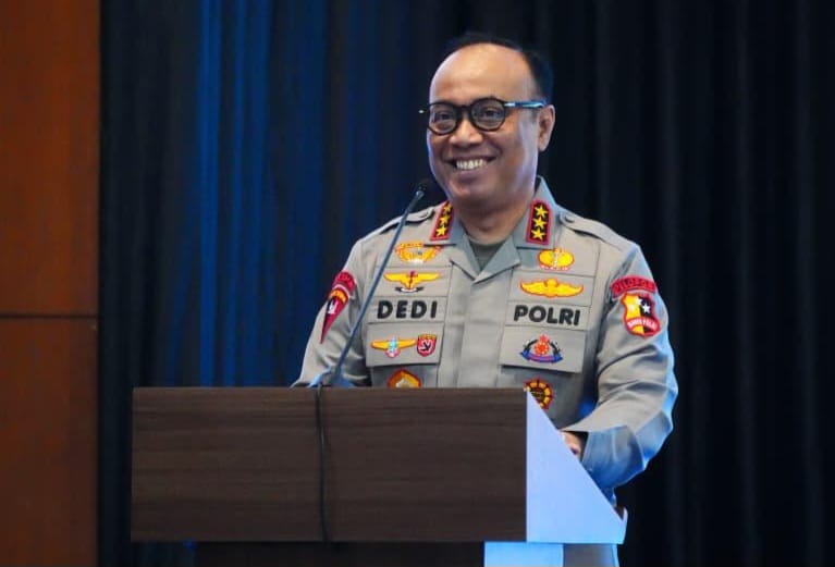 Wakapolri Komjen Dedi Prasetyo Raih Penghargaan Kepemimpinan Publik dari Fakultas Hukum Universitas Brawijaya