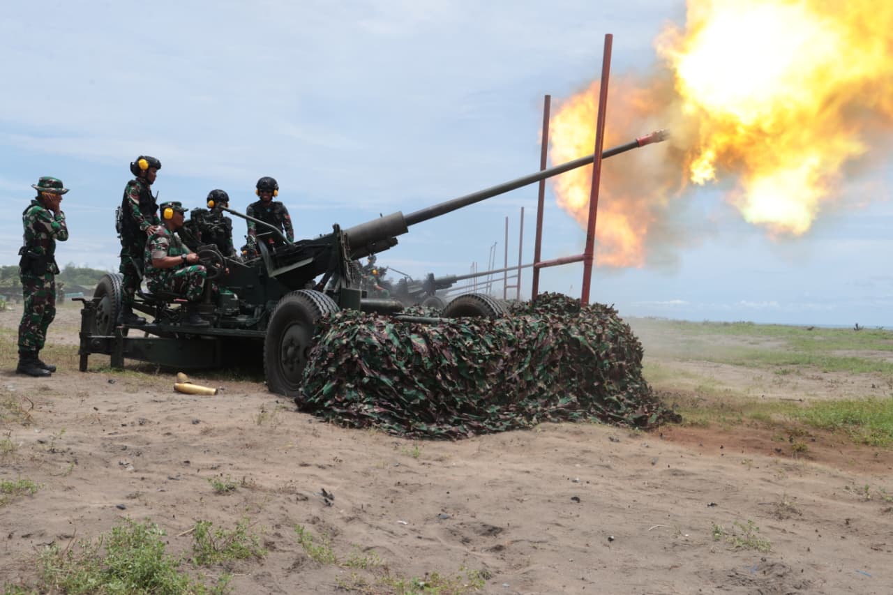 Kasad Tinjau Latihan Menembak Senjata Berat Arhanud