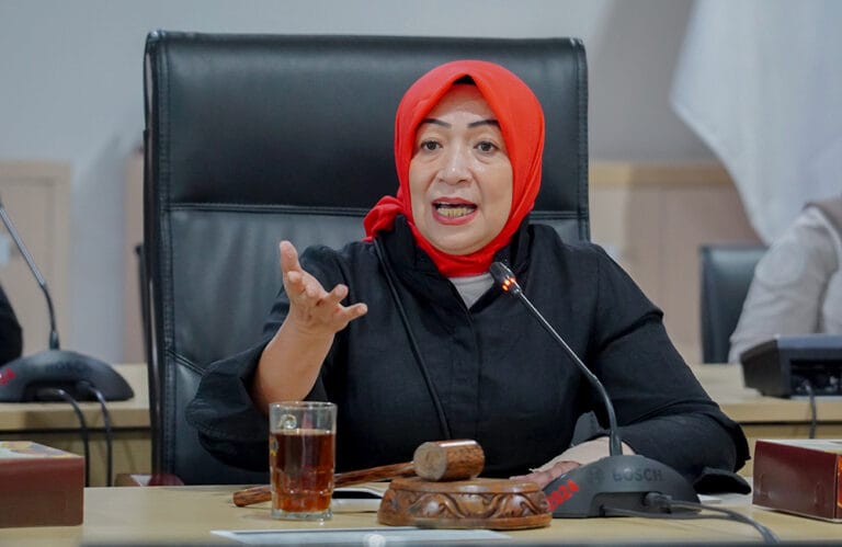 Legislator PDIP: Sampah Plastik Jangan Jadi Ikon Baru Kepulauan Seribu 1 Legislator PDIP: Sampah Plastik Jangan Jadi Ikon Baru Kepulauan Seribu