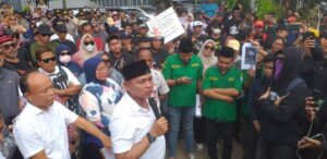Warga Setu-Muncul Desak DPRD dan Wali Kota Tangsel Kembalikan Fungsi Jalan Puspitek