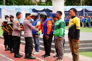 Kapolri Pimpin Apel Ojol Kamtibmas di Jabar: Bersatu Padu Jaga Keamanan