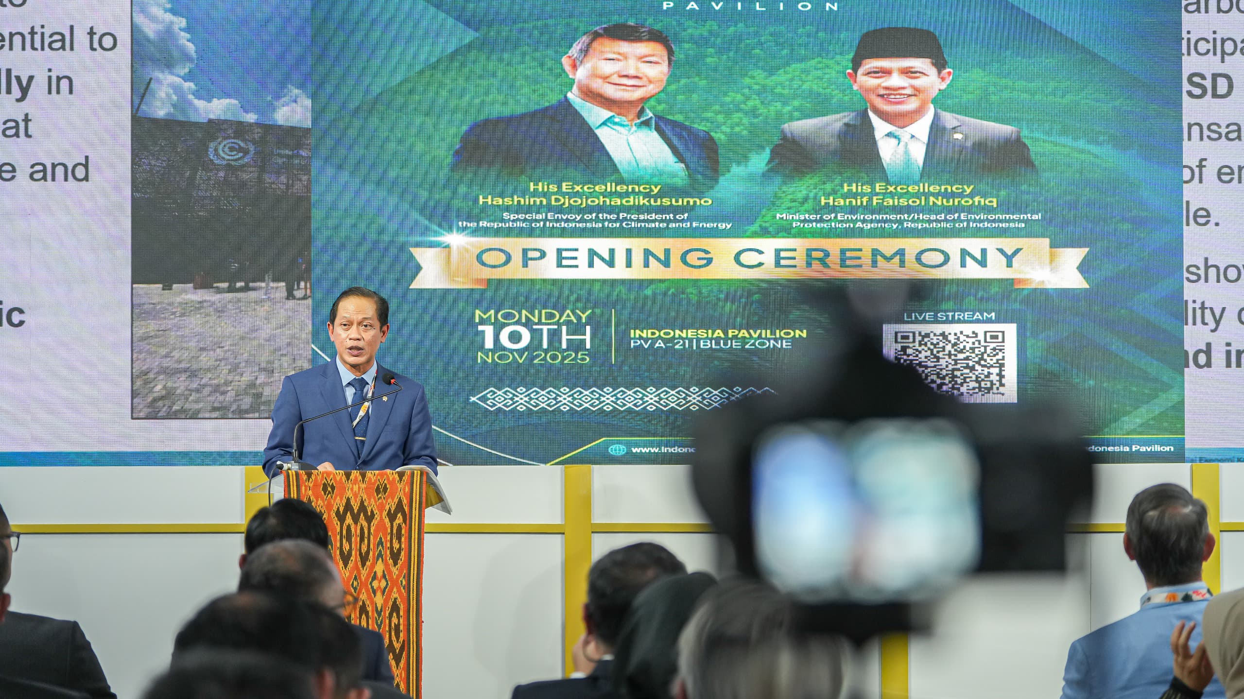 Utusan Khusus Presiden RI Bidang Iklim dan Energi, Hashim S Djojohadikusumo dan Menteri LH Membuka Paviliun Indonesia di Brazil