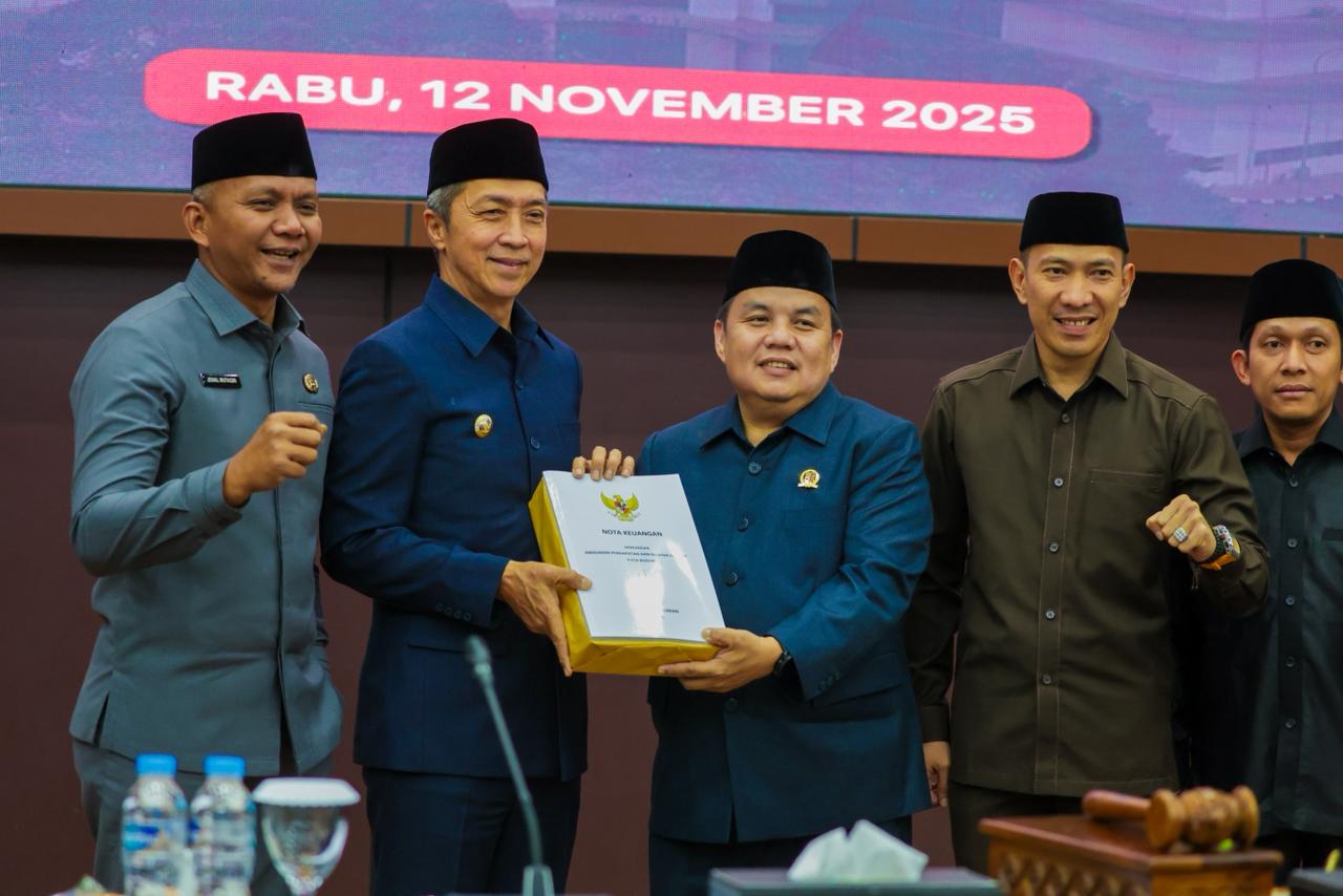 Wali Kota dan Wakil Wali Kota Bogor Apresiasi Pengesahan Perda Perlindungan Guru 1 Wali Kota dan Wakil Wali Kota Bogor Apresiasi Pengesahan Perda Perlindungan Guru