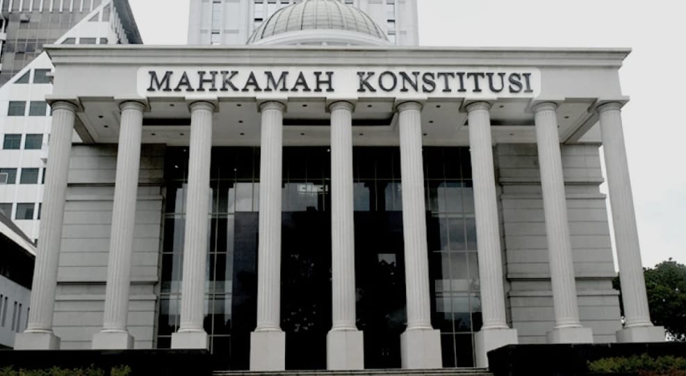 Putusan MK: Polisi Harus Mundur atau Pensiun Jika Duduki Jabatan Sipil 1 Putusan MK: Polisi Harus Mundur atau Pensiun Jika Duduki Jabatan Sipil