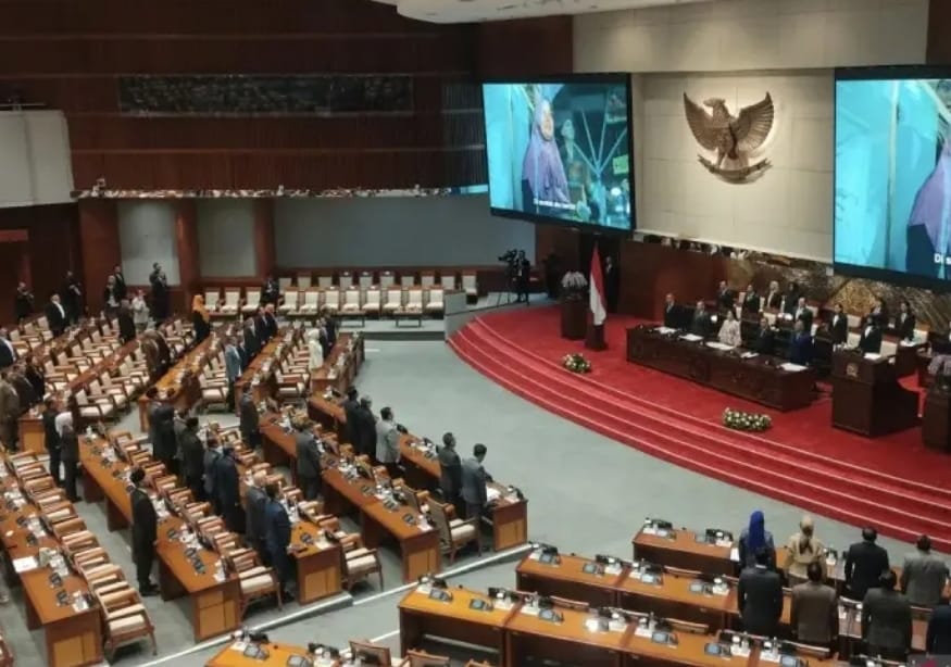 DPR Sahkan Revisi KUHAP Menjadi Undang-Undang