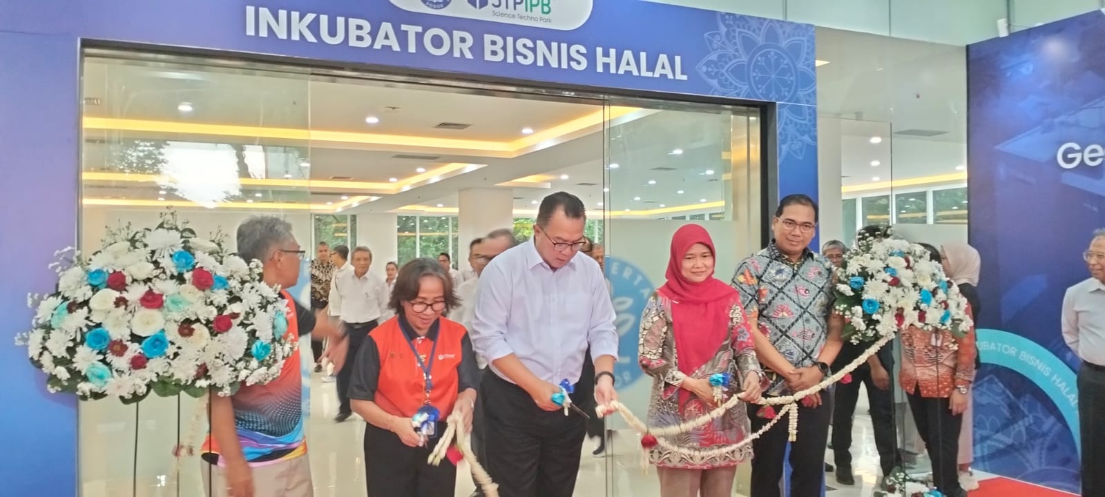 Kepala BRIN/Rektor IPB University, Prof Arif Satria Resmikan Gedung Inkubator Bisnis Halal IPB