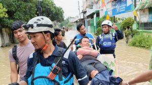 Wakil Bupati Tapanuli Utara Apresiasi Gerak Cepat PLN, Pulihkan Kelistrikan Sekaligus Salurkan Bantuan Pascabencana 9 Wakil Bupati Tapanuli Utara Apresiasi Gerak Cepat PLN, Pulihkan Kelistrikan Sekaligus Salurkan Bantuan Pascabencana