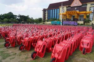 Polda Riau Kirim 3.459 Peralatan Kerja ke Aceh dan Sumbar