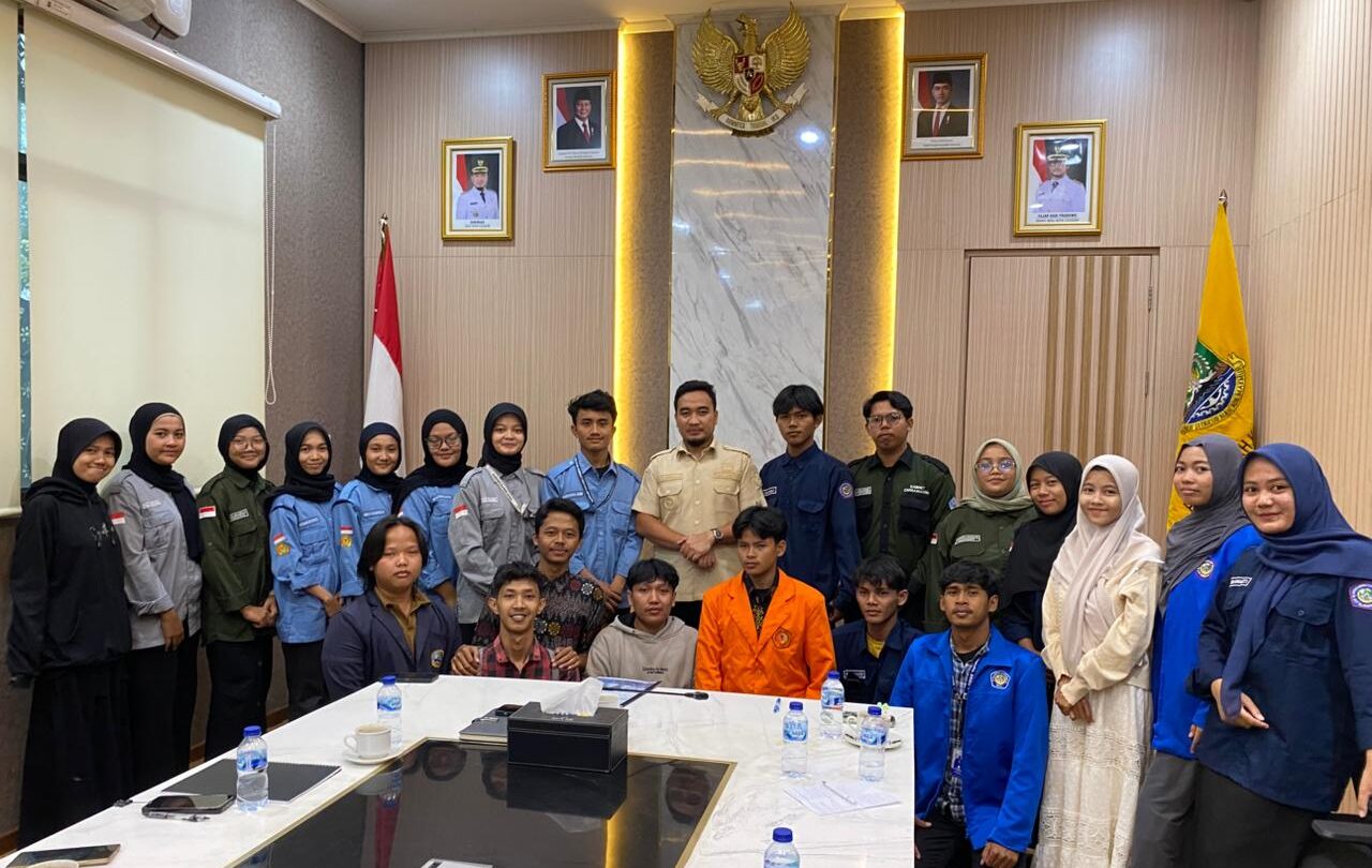 Temui Wali Kota Cilegon, Mahasiswa Desak Pemerintah Tindak Industri Pencemar Udara 1 Temui Wali Kota Cilegon, Mahasiswa Desak Pemerintah Tindak Industri Pencemar Udara