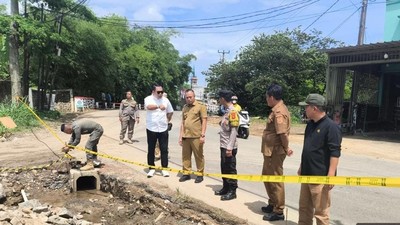 Timbulkan Banjir, Proyek Drainase di Jalur Lintasan Presiden Prabowo Ditutup Bupati dan DPRD Kabupaten Bogor 1 Timbulkan Banjir, Proyek Drainase di Jalur Lintasan Presiden Prabowo Ditutup Bupati dan DPRD Kabupaten Bogor