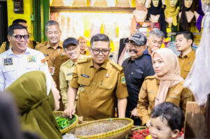 Gubernur Banten Andra Soni Pastikan Harga Sembako Stabil Jelang Natal dan Tahun Baru 2026