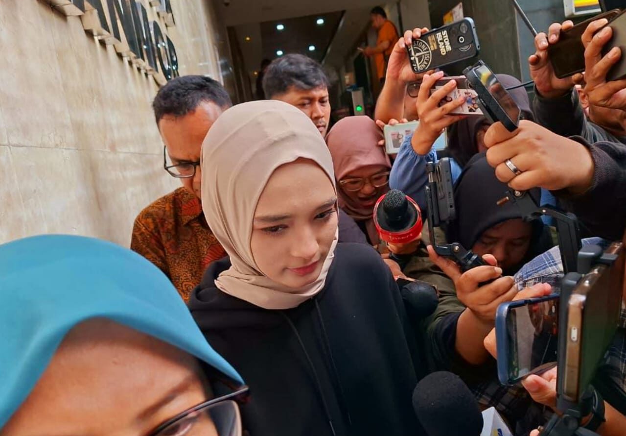 Inara Rusli Cabut Laporan Rujuk dengan Insanul Fahmi Rela Dipoligami 1 Inara Rusli Cabut Laporan Rujuk dengan Insanul Fahmi Rela Dipoligami