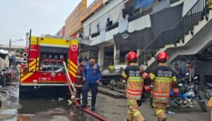 Pasar Anyar Bogor Terbakar, 20 Kios Pakaian Ludes Terbakar 5 Pasar Anyar Bogor Terbakar, 20 Kios Pakaian Ludes Terbakar