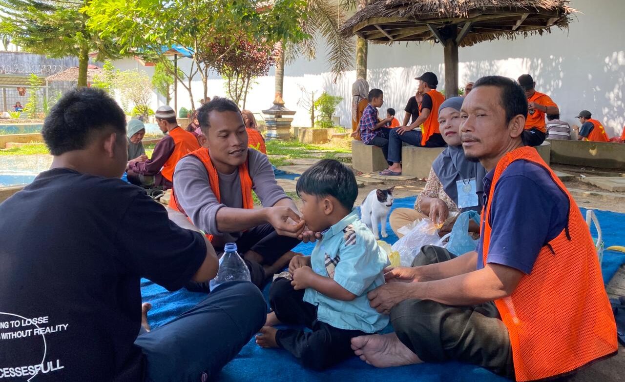 Air Bah Surut, Tangis Pecah di Lapas Sibolga: Keluarga Berebut Masuk di Hari Pertama Kunjungan!