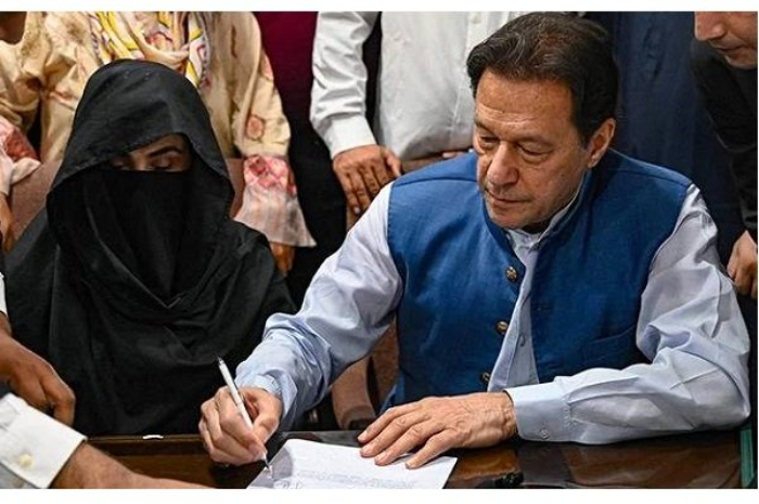 Mantan PM Pakistan Imran Khan dan Istri Dijatuhi 17 Tahun Penjara atas Kasus Penipuan Hadiah Negara