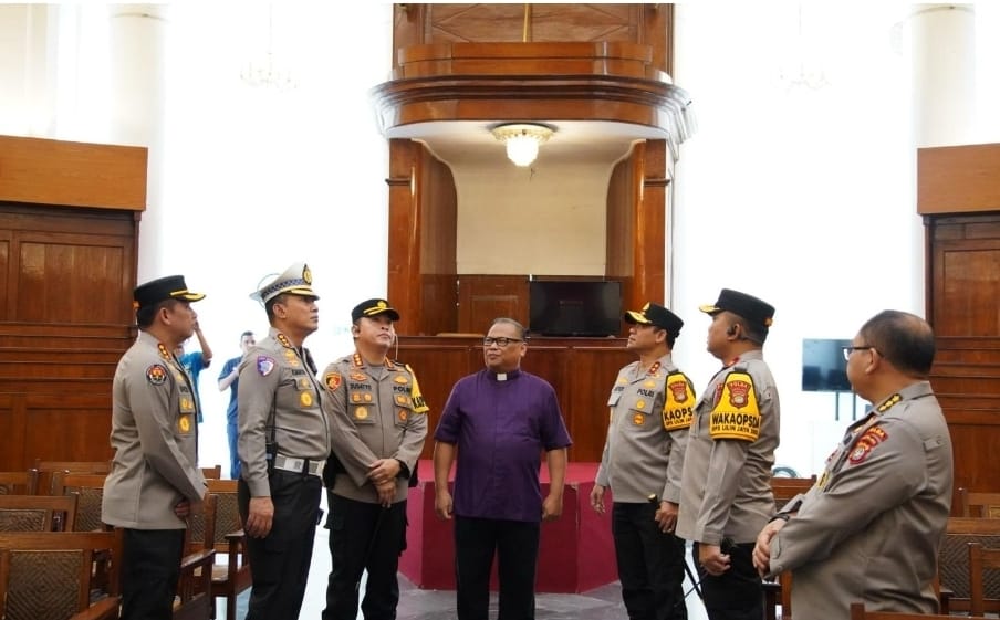 Tinjau Gereja Katedral, Stasiun Gambir dan Jalan Tol, Kapolda Metro Pastikan Keamanan Nataru
