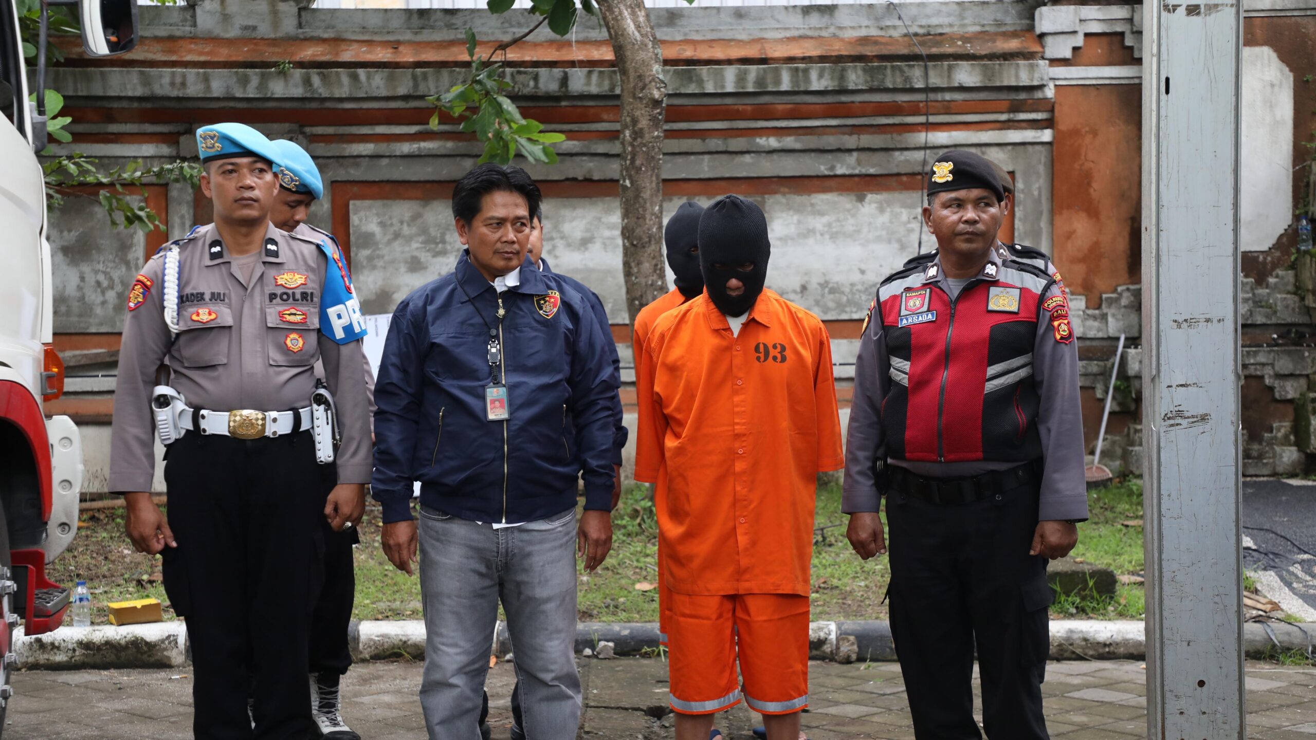 Pakaian Bekas Pakai3 scaled