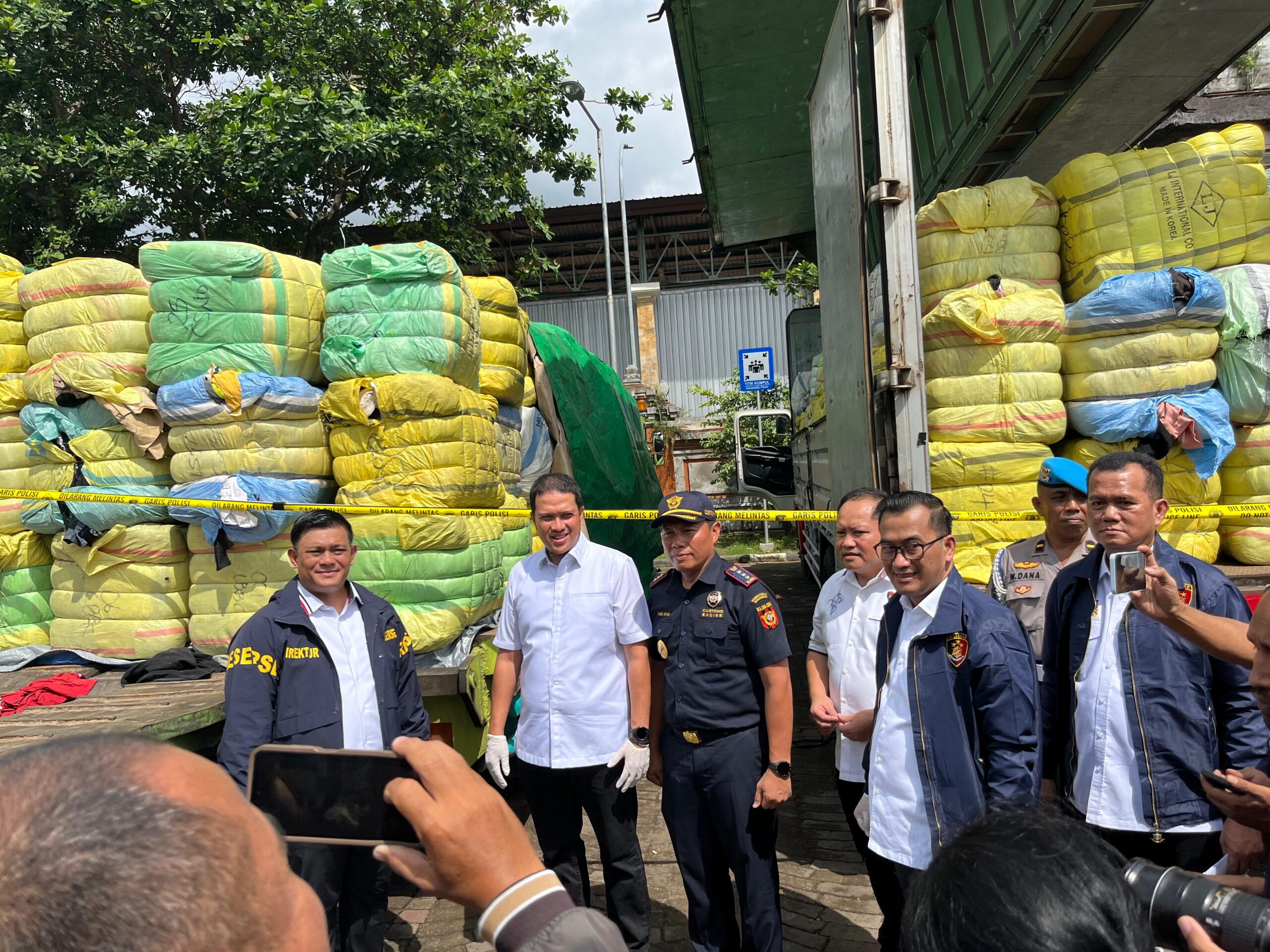 Pakaian Bekas Pakai4 scaled