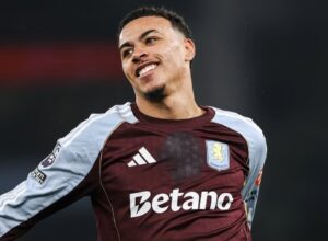 Mudah Ditembus Villa, Roy Keane Kritik Penguasaan Bola MU Termasuk yang Terburuk di Liga, 2 Mudah Ditembus Villa, Roy Keane Kritik Penguasaan Bola MU Termasuk yang Terburuk di Liga,