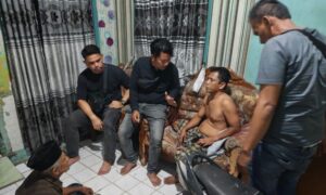 Penampakan Penangkapan Pelaku Penipuan Lowongan Kerja yang Resahkan Warga Cikarang Bekasi