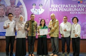Pemkot Bogor Beri Apresiasi Bagi ASN Kecamatan yang Turunkan Penanganan Stunting di Wilayah 9 Pemkot Bogor Beri Apresiasi Bagi ASN Kecamatan yang Turunkan Penanganan Stunting di Wilayah