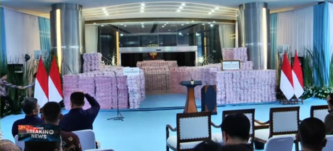 Penampakan Gunungan Uang Rp6,6 Triliun yang Diserahkan Satgas PKH ke Negara 1 Penampakan Gunungan Uang Rp6,6 Triliun yang Diserahkan Satgas PKH ke Negara