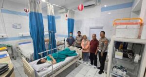 Kawal Ibu Hamil yang Hendak Melahirkan, Kasat Lantas Polresta Bogor Kota Hendak Dikasih Uang Namun Ditolak 5 Kawal Ibu Hamil yang Hendak Melahirkan, Kasat Lantas Polresta Bogor Kota Hendak Dikasih Uang Namun Ditolak