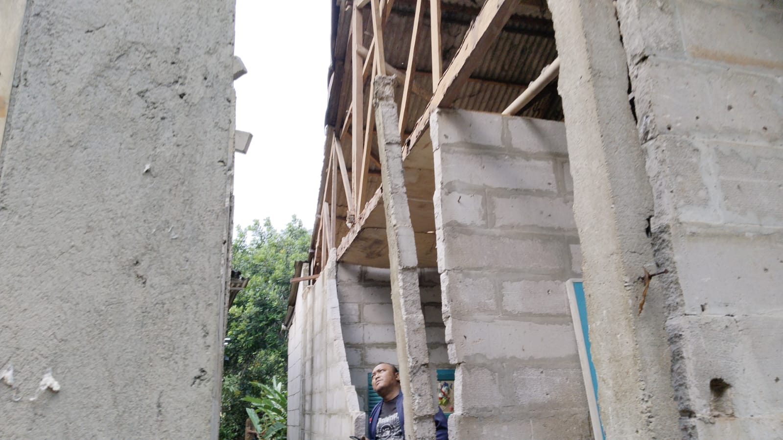 Ngeri! Puting Beliung Hantam Bekasi, Puluhan Rumah Warga Setu Rusak