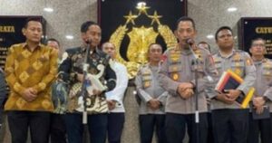 Kapolri Sebut Kayu Gelondongan di Banjir Bandang Sumatera Diduga Ada Pelanggaran 7 Kapolri Sebut Kayu Gelondongan di Banjir Bandang Sumatera Diduga Ada Pelanggaran