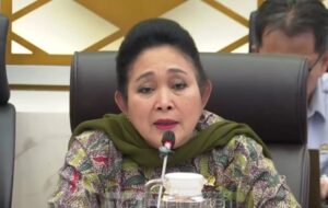 Truk Pengangkut Kayu Masih Beroperasi Pascabencana, Titiek Soeharto Semprot Menhut Raja Juli 2 Truk Pengangkut Kayu Masih Beroperasi Pascabencana, Titiek Soeharto Semprot Menhut Raja Juli