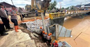 Akses Vital Tapanuli Pulih, Brimob Sumut Tunjukkan Respons Cepat