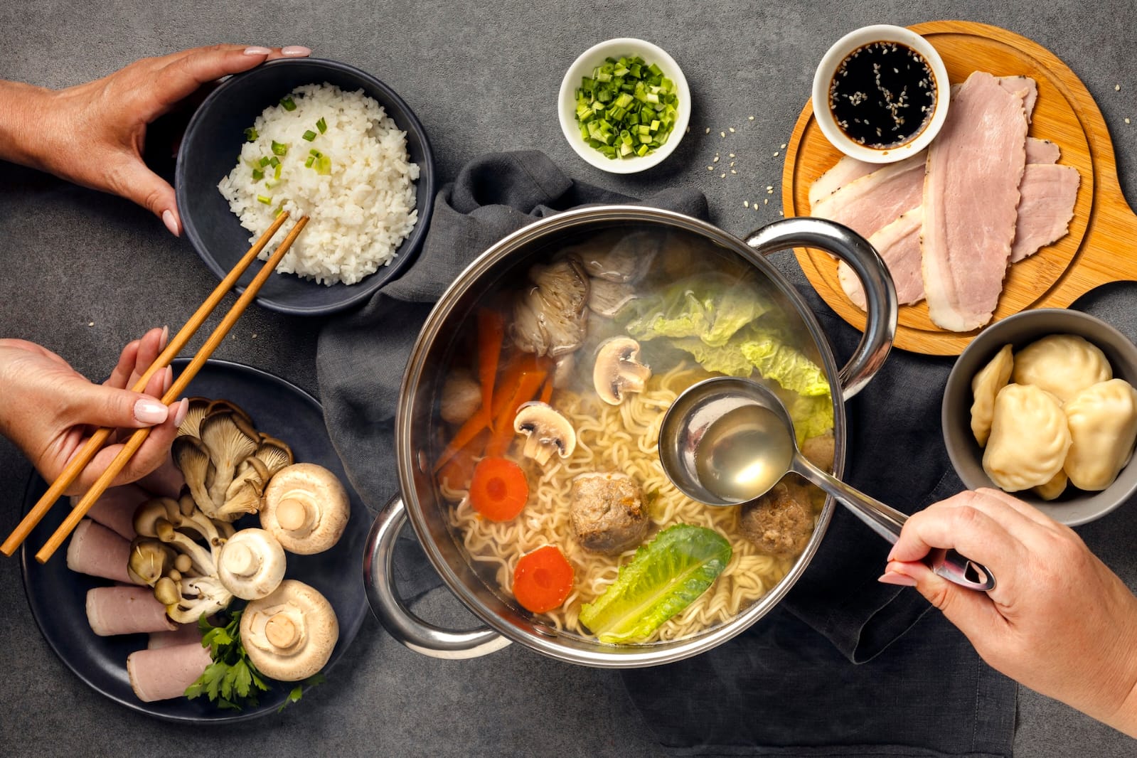 Rayakan Natal Lebih Hangat dengan Hot Pot Dinner di Dalam Kamar di Oakwood Suites Kuningan Jakarta