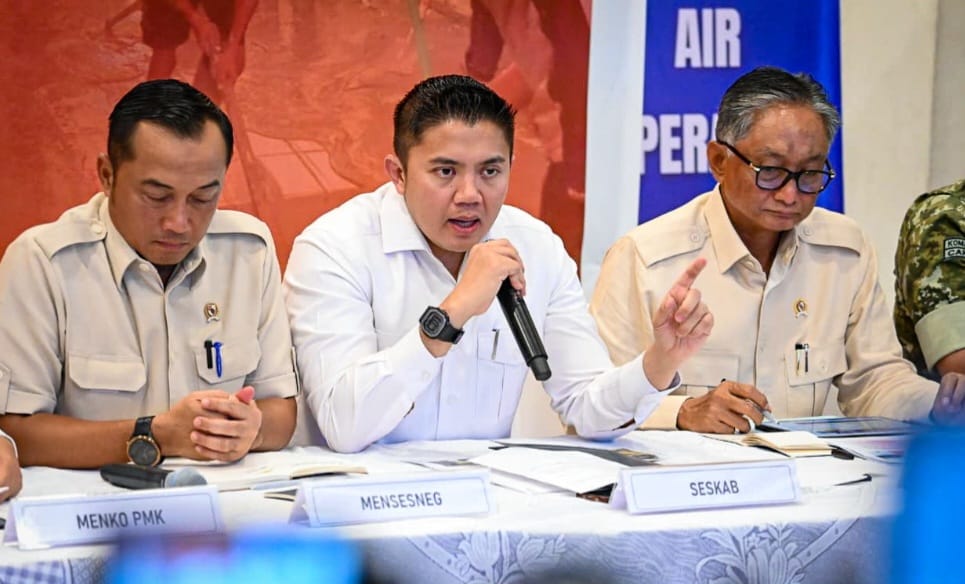 Seskab Teddy Ajak Insan Pers Sebarkan Energi Positif, Ungkap Fakta Penanganan Bencana Sumatera Sejak Hari Pertama