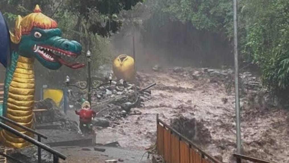 BNPB Pastikan Tak Ada Korban Jiwa Banjir Bandang Guci, Wisata Ditutup Sementara