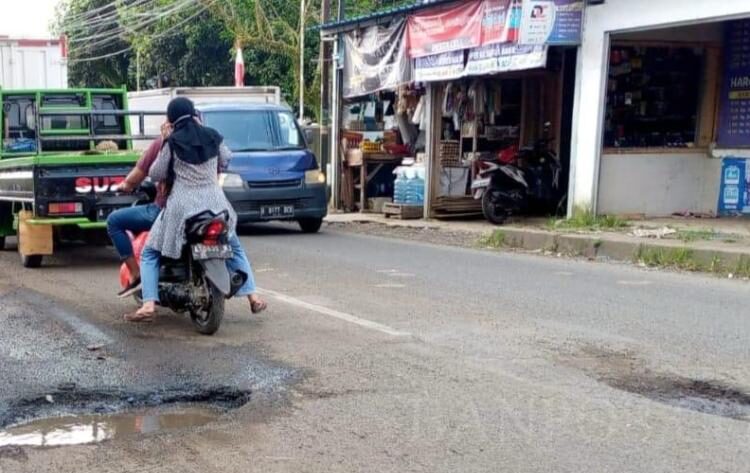 Lubang di Banyak Titik, Jalan Nasional Rangkasbitung–Pandeglang Berbahaya bagi Pengendara, JB Angkat Bicara
