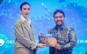 Menpar Widiyanti Luncurkan Buku Wonderful Indonesia Diving Directory