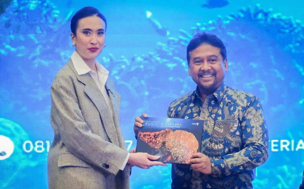 Menpar Widiyanti Luncurkan Buku Wonderful Indonesia Diving Directory