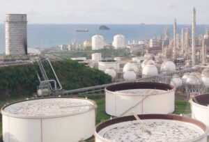 Langkah Berani TPIA Akuisisi SPBU Esso Singapura, Akankah Berdampak ke Saham?