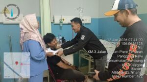 Korban Penembakan dalam Kasus Curanmor Anggota TNI Dijenguk Polisi dan Serahkan Santunan