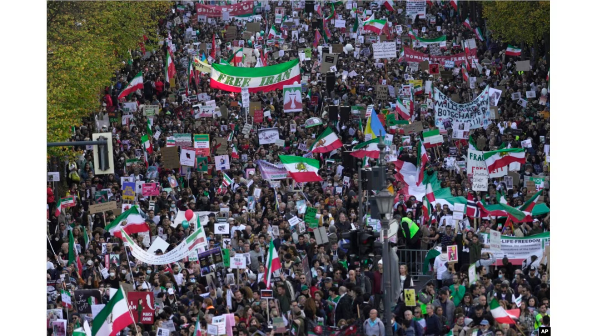 Malam ke-14 Protes Iran: Ketika Internet Dipadamkan dan Risiko Kekerasan Meningkat