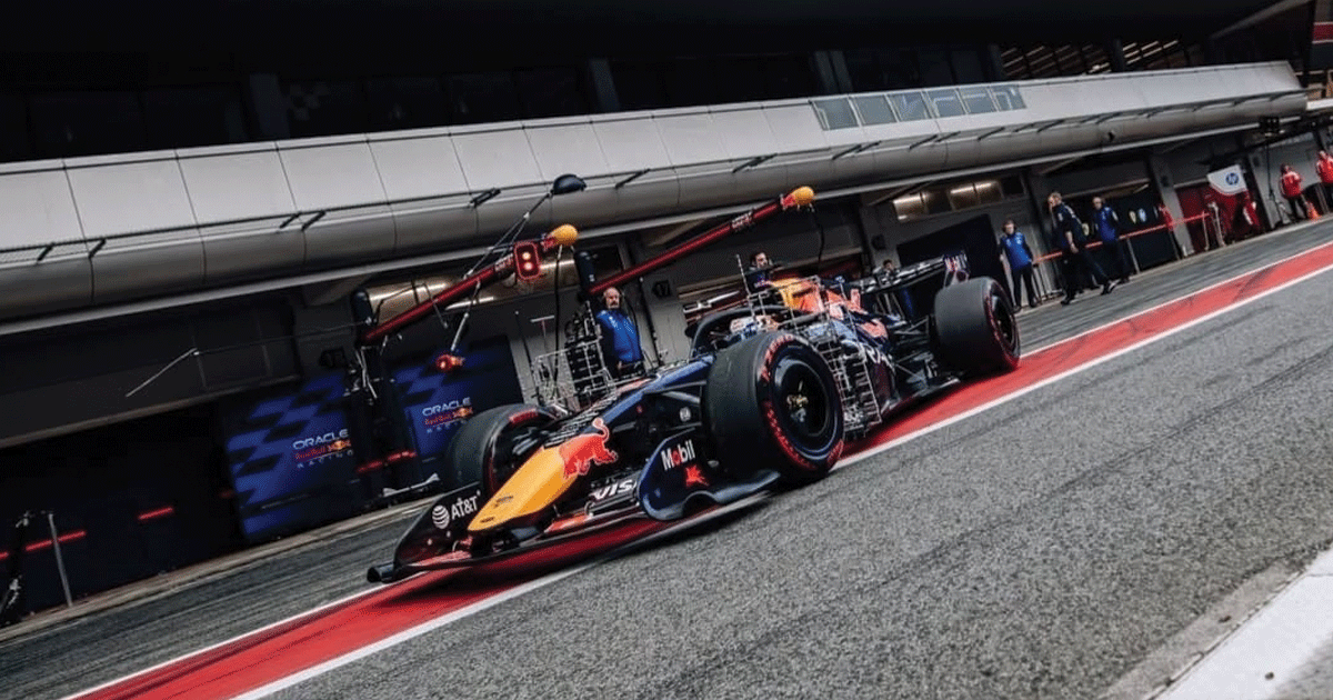 Saat Hamilton dan Verstappen Kembali, Rookie Red Bull Ini Alami Kecelakaan